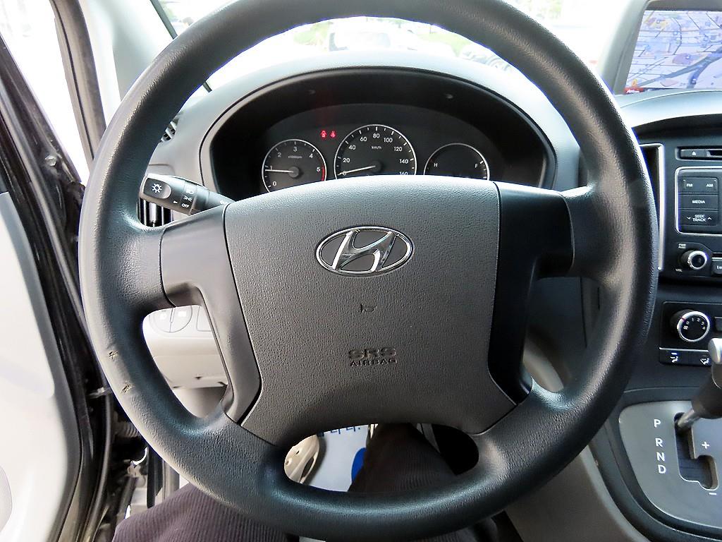 HYUNDAI Starex - Vista 9