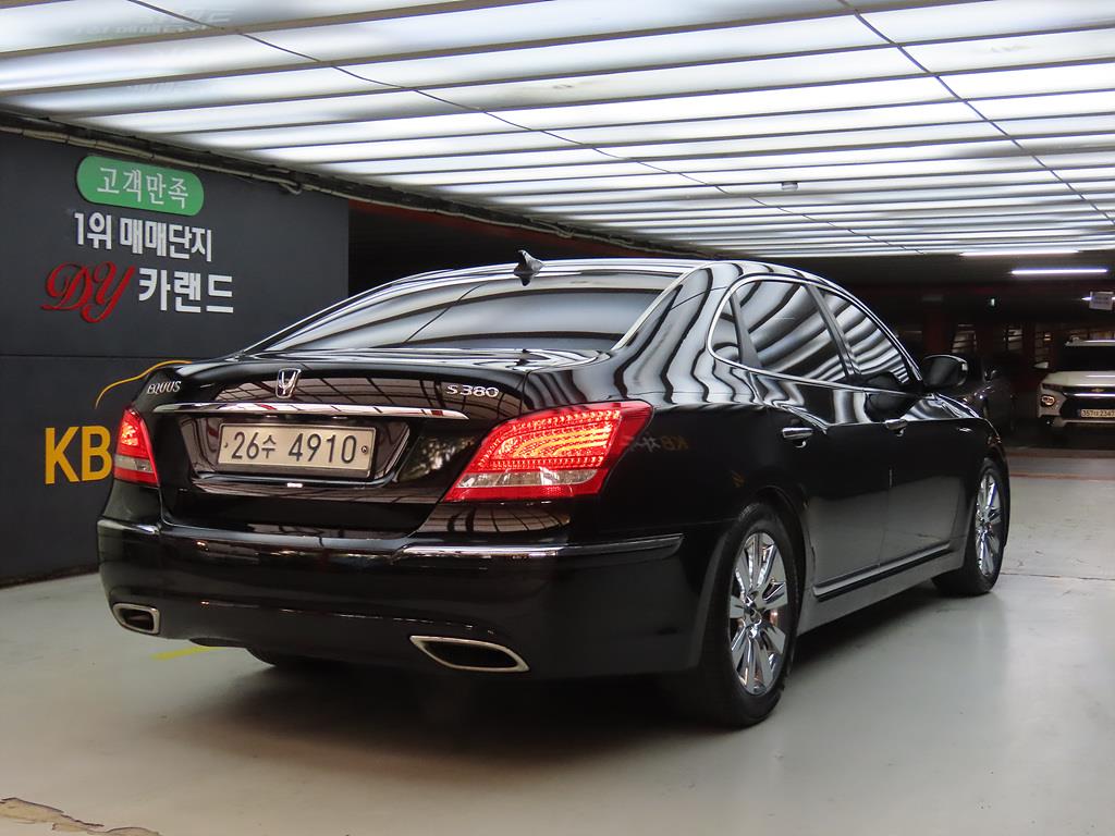 HYUNDAI Equus - Vista 4