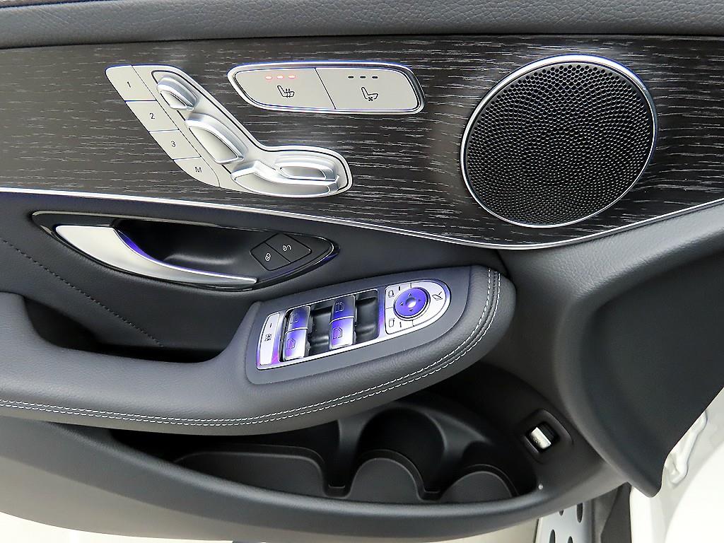 Mercedes Benz GLC Class - Vista 11