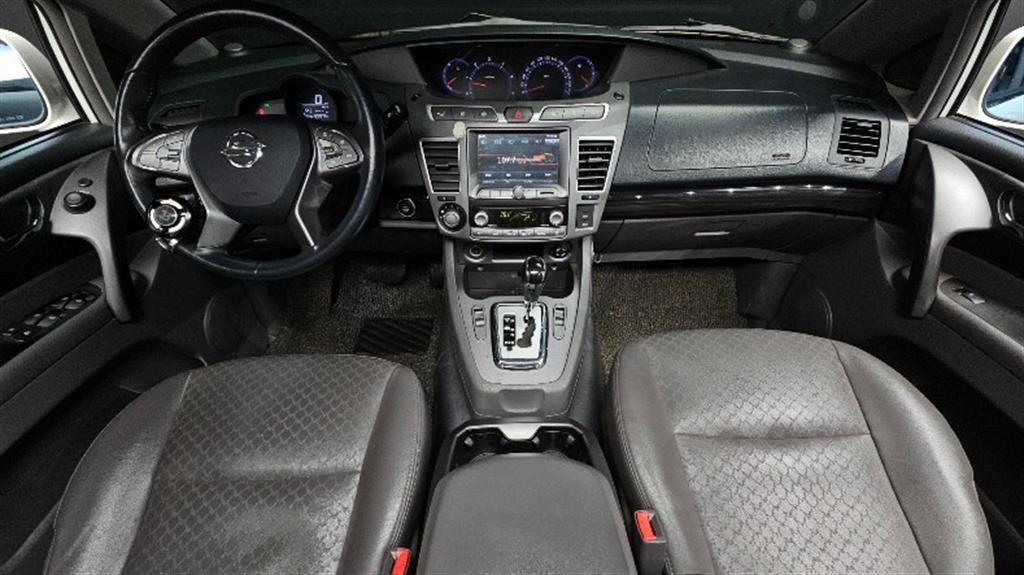 Ssangyong Korando - Vista 6