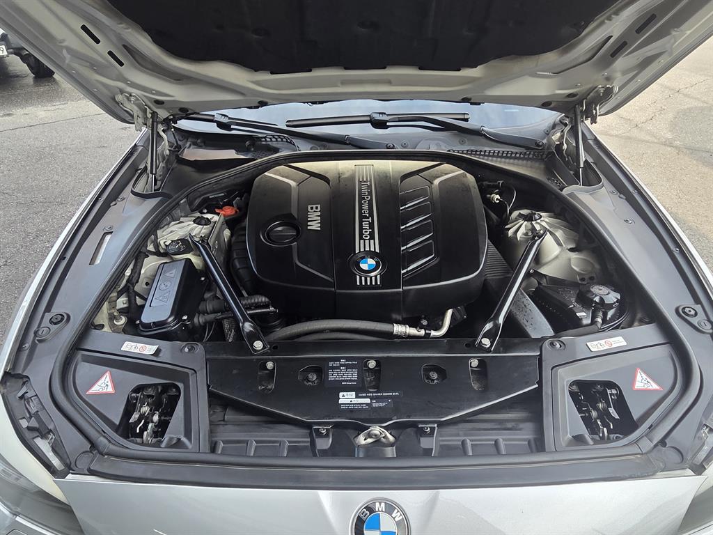 BMW 5 Series - Vista 5