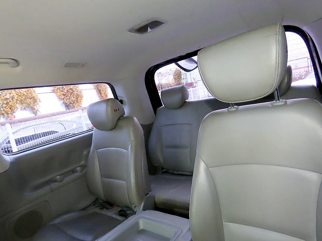 HYUNDAI Starex - Vista 7