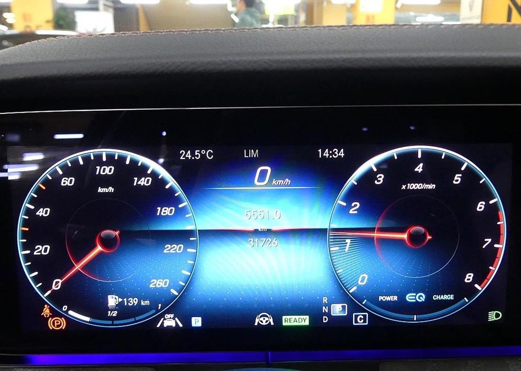 Mercedes Benz E class - Vista 6