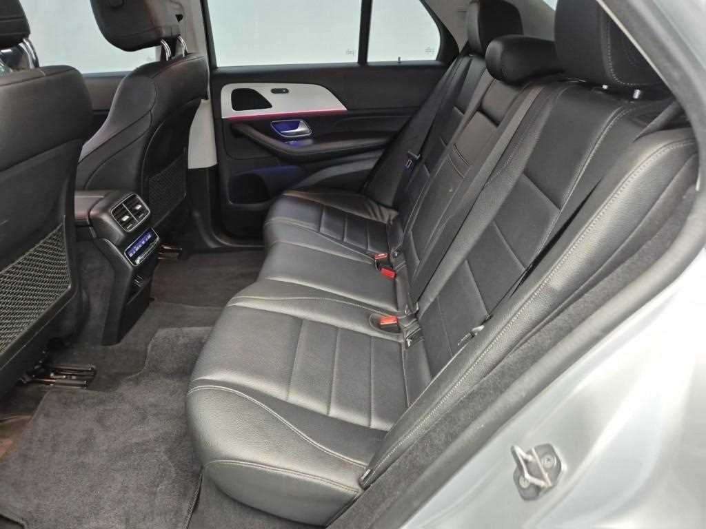 Mercedes Benz GLE Class - Vista 12