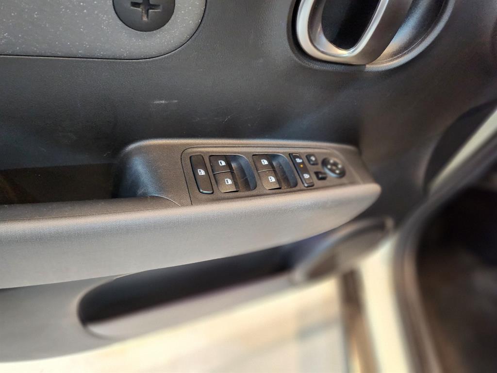 HYUNDAI Casper - Vista 10