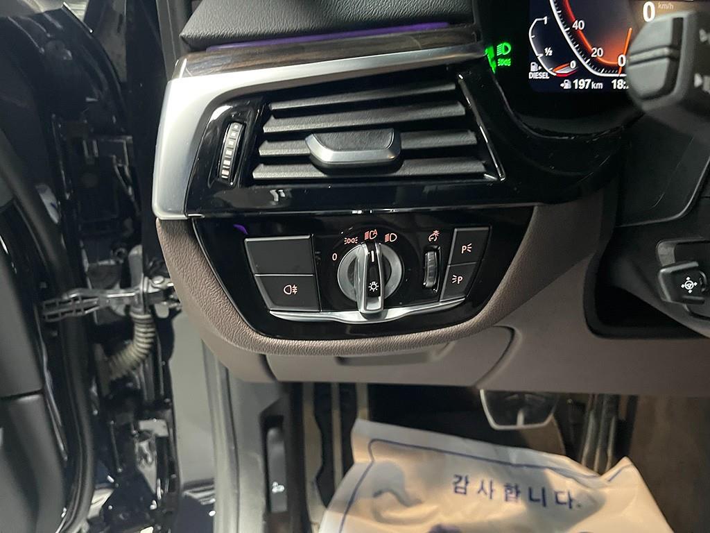 BMW 5 Series 2022 Negro - Importación desde Corea - HF Imports Iquique - Foto 15