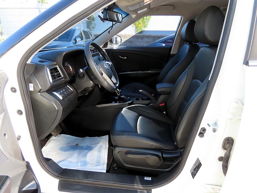 Ssangyong Tivoli - Vista 5