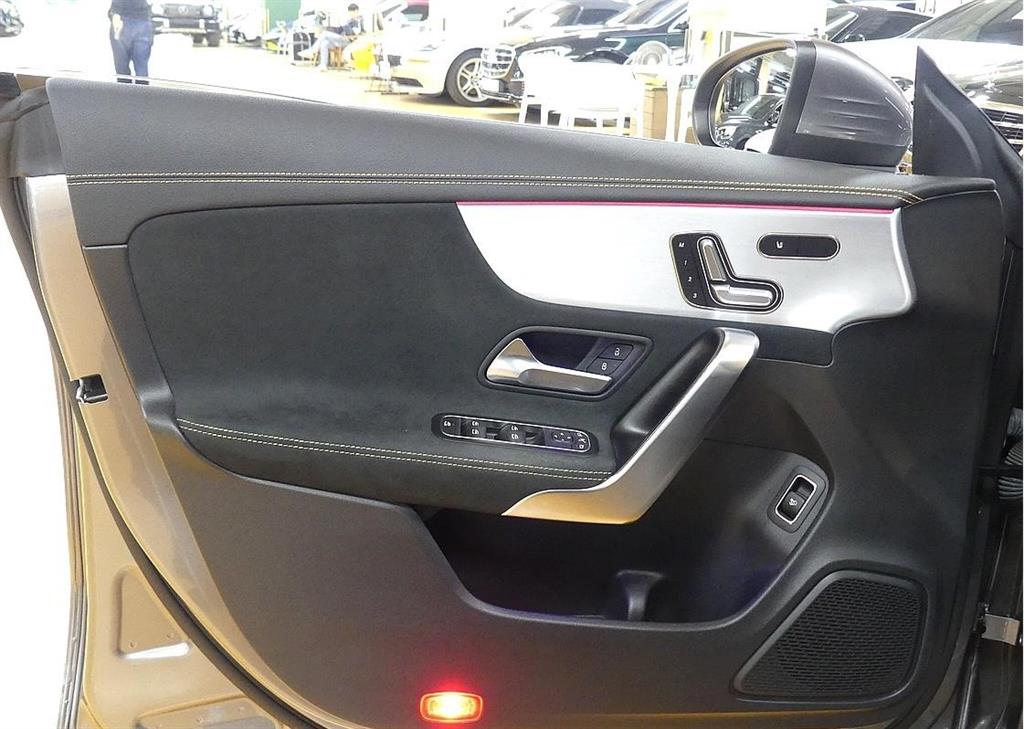 Mercedes Benz CLA Class - Vista 11