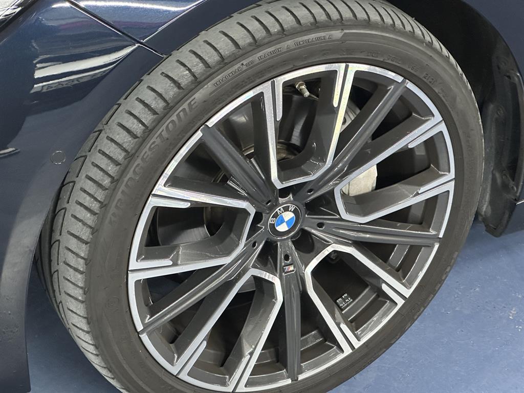 BMW 7 Series - Vista 5