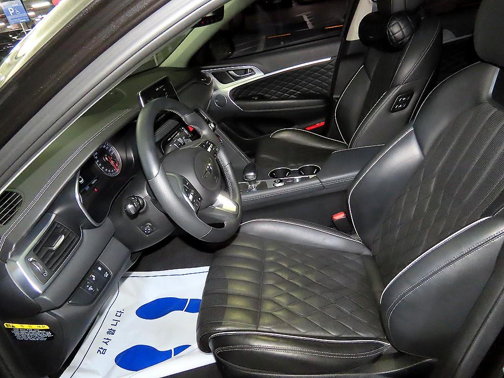 Genesis G70 - Vista 6