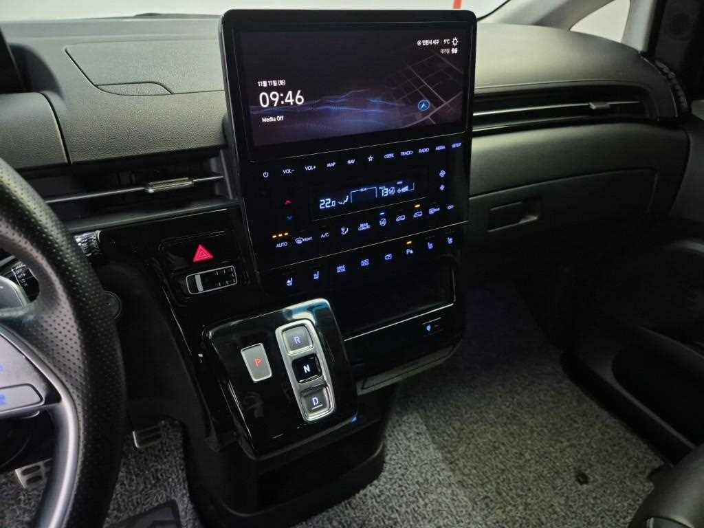 HYUNDAI Staria - Vista 10