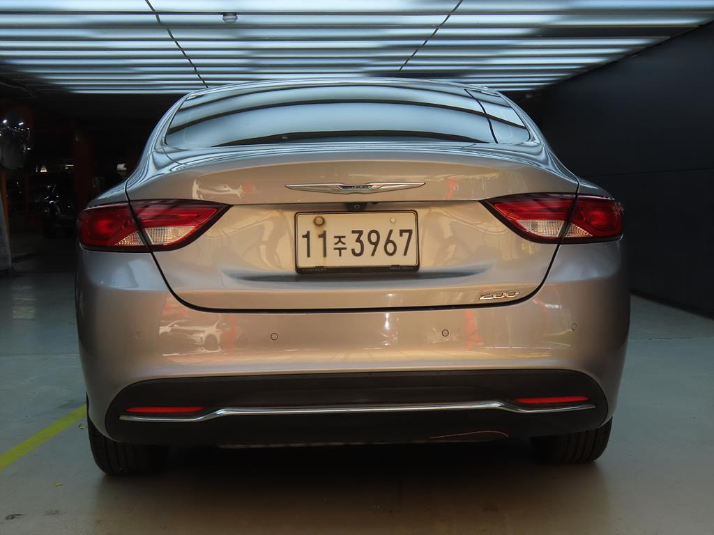 Chrysler 200 - Vista 4