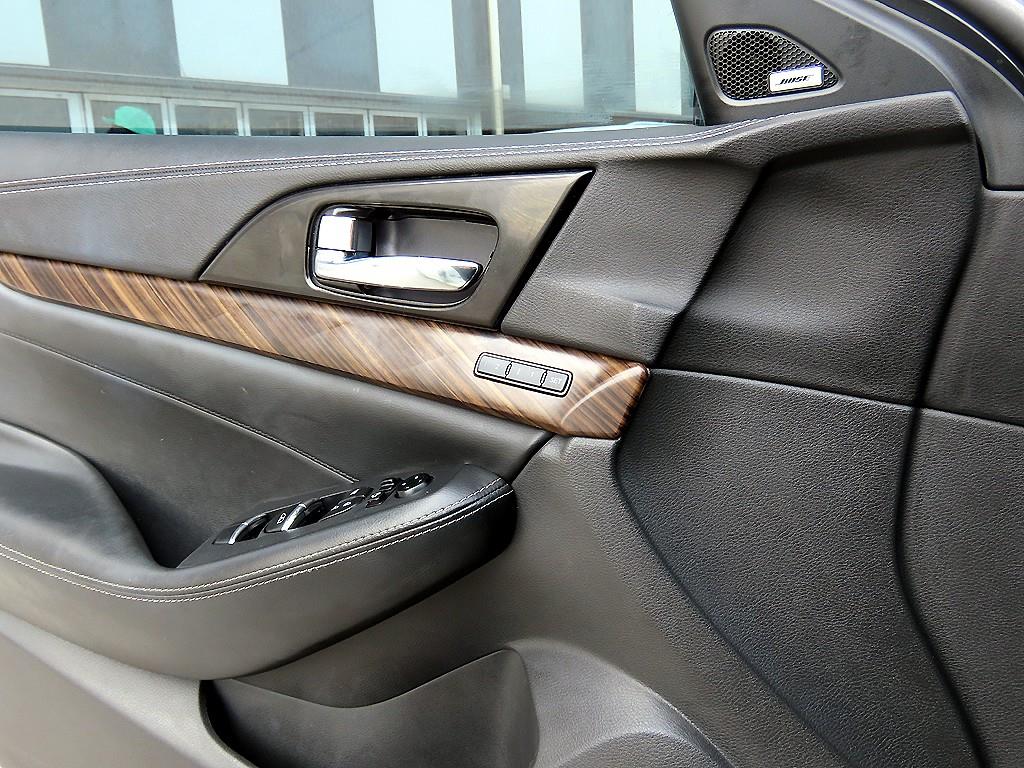 Nissan Maxima - Vista 11