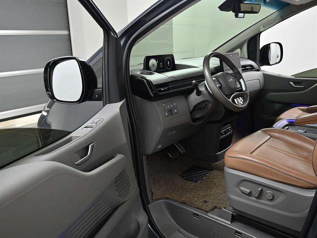 HYUNDAI Staria - Vista 11