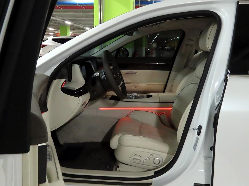 Genesis G90 - Vista 11