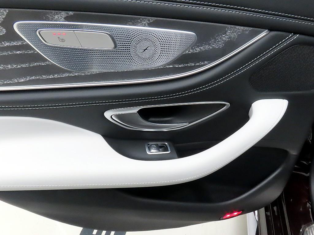 Mercedes Benz AMG GT - Vista 12