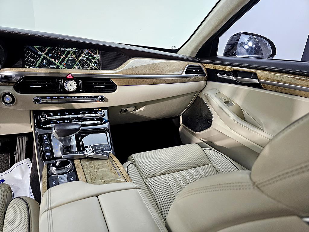 Genesis EQ900 - Vista 10