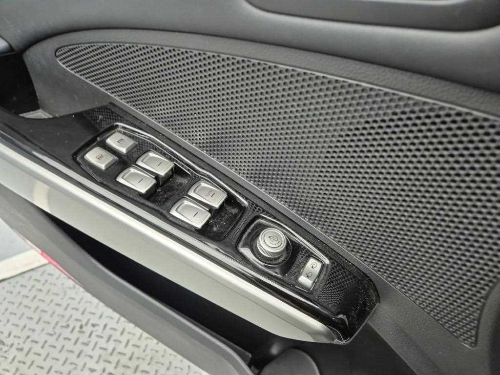 Ssangyong Tivoli 2016 Blanco - Importación desde Corea - HF Imports Iquique - Foto 17