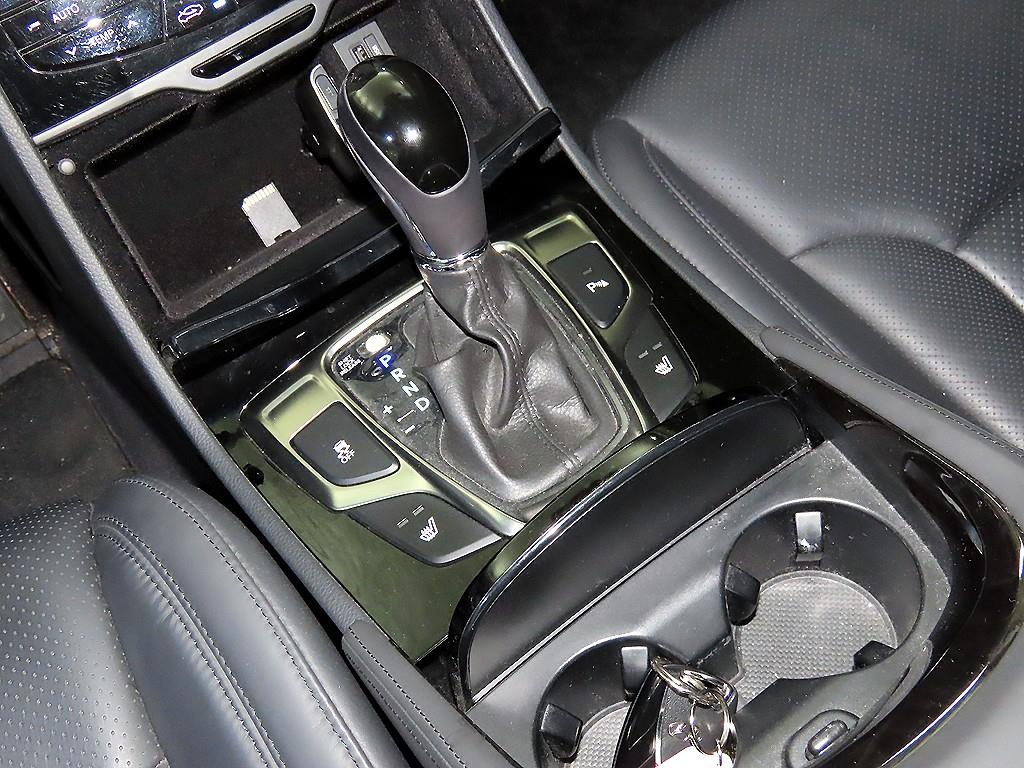 HYUNDAI Grandeur - Vista 12