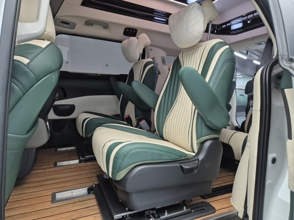 KIA Carnival - Vista 12