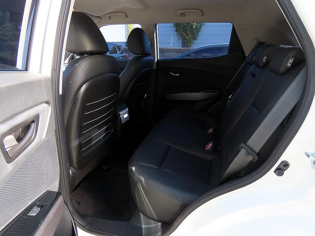 Ssangyong Tivoli - Vista 6