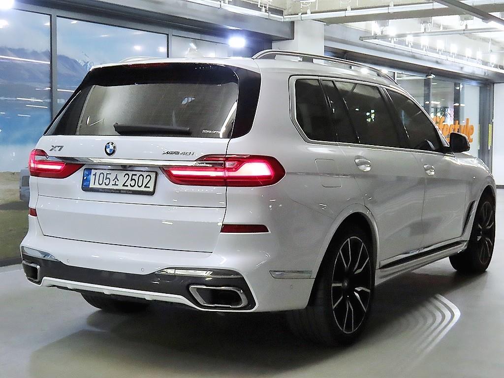 BMW X7 - Vista 4