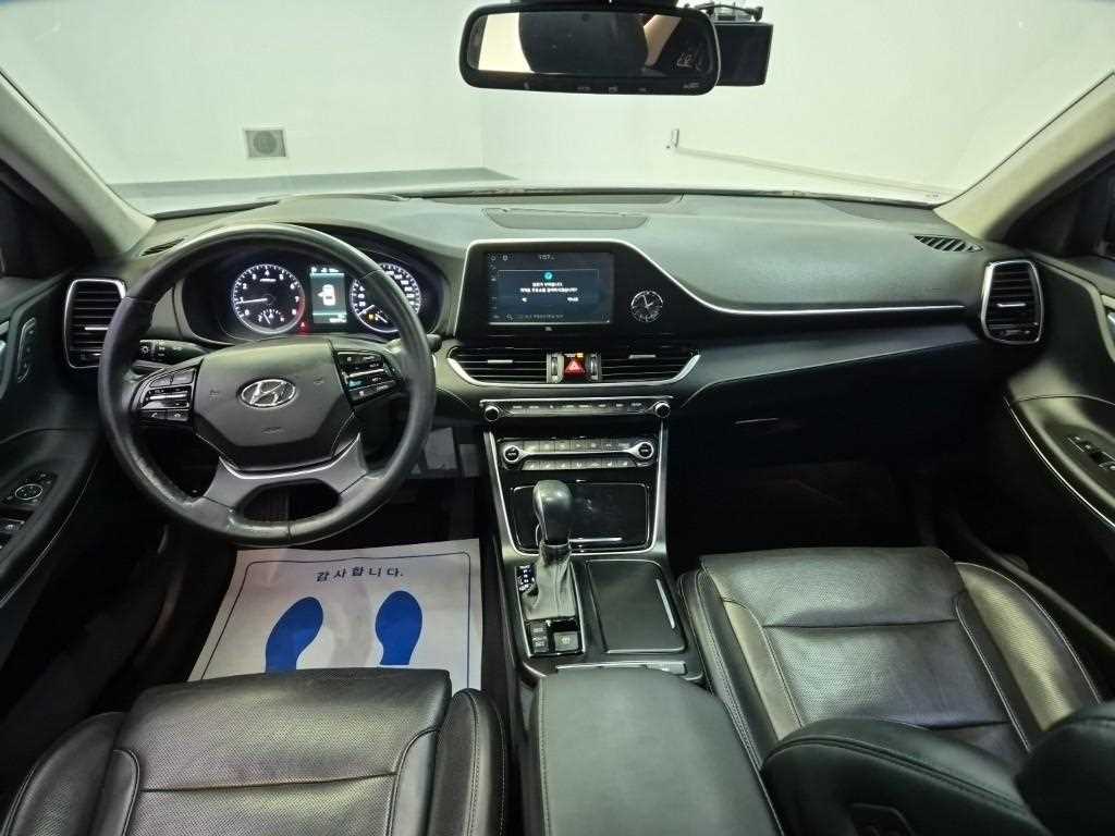 HYUNDAI Grandeur - Vista 7