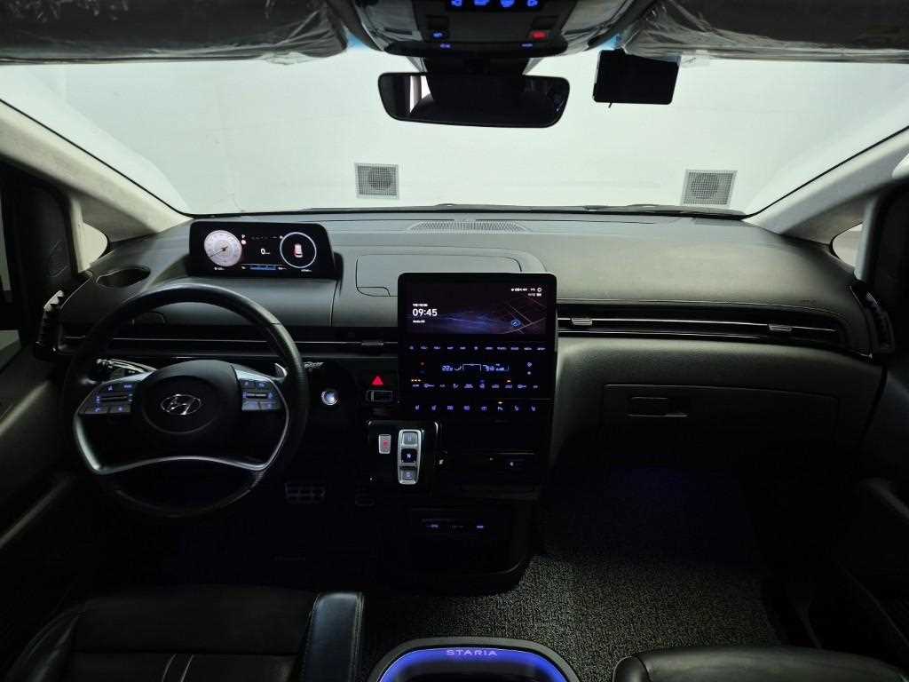 HYUNDAI Staria - Vista 7