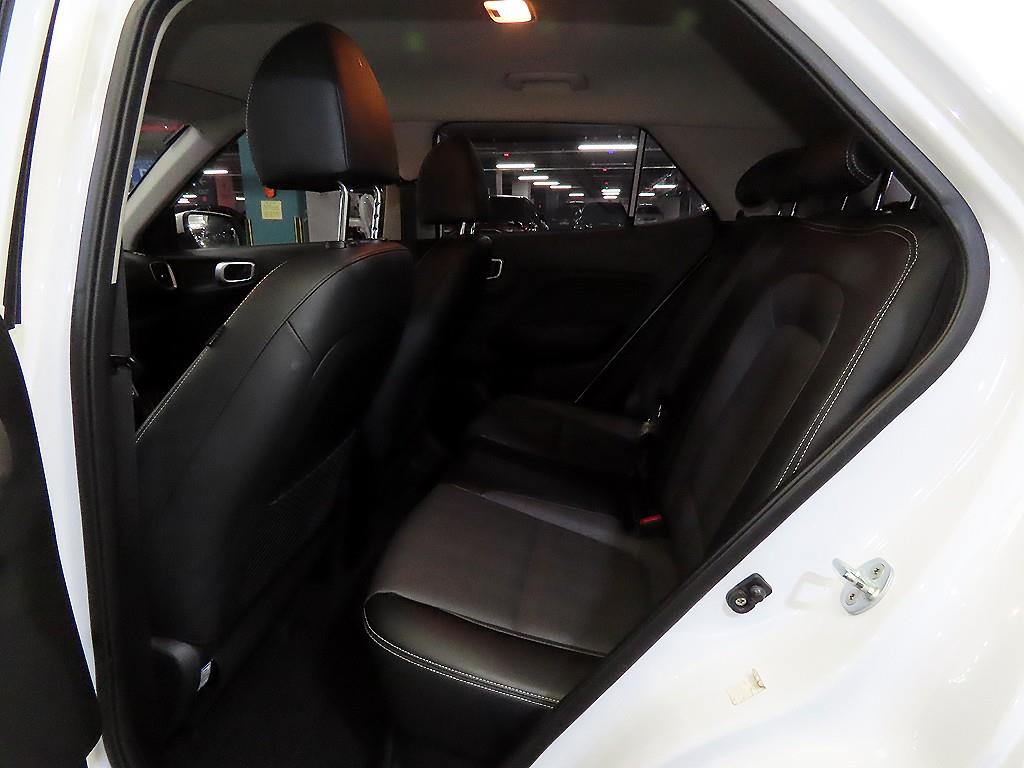 HYUNDAI Venue - Vista 7