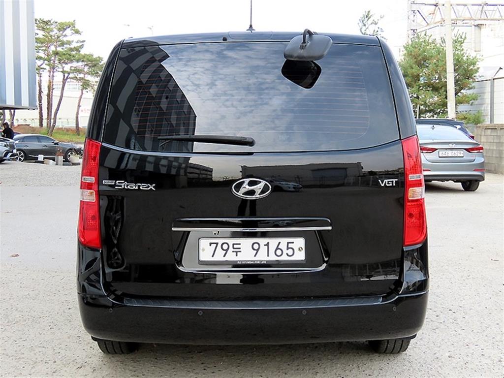 HYUNDAI Starex - Vista 4