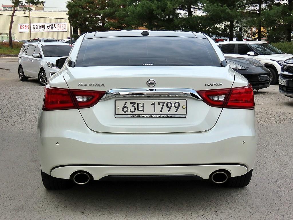 Nissan Maxima - Vista 4