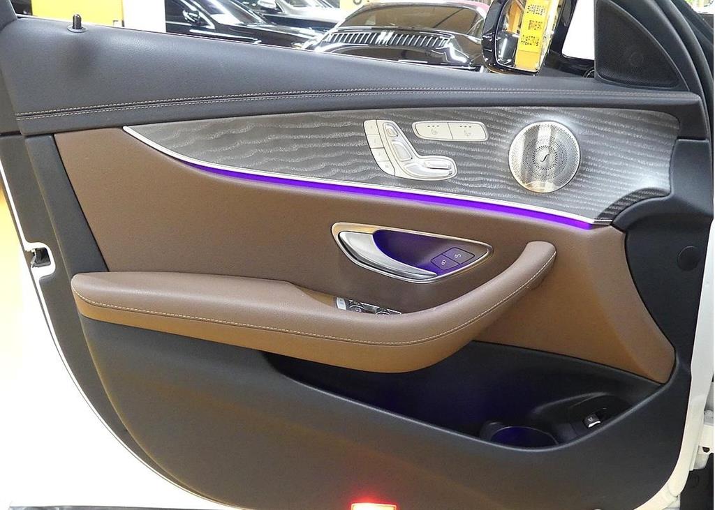 Mercedes Benz E class - Vista 11