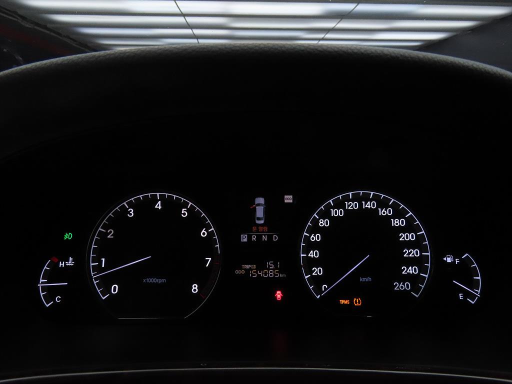 HYUNDAI Equus - Vista 9