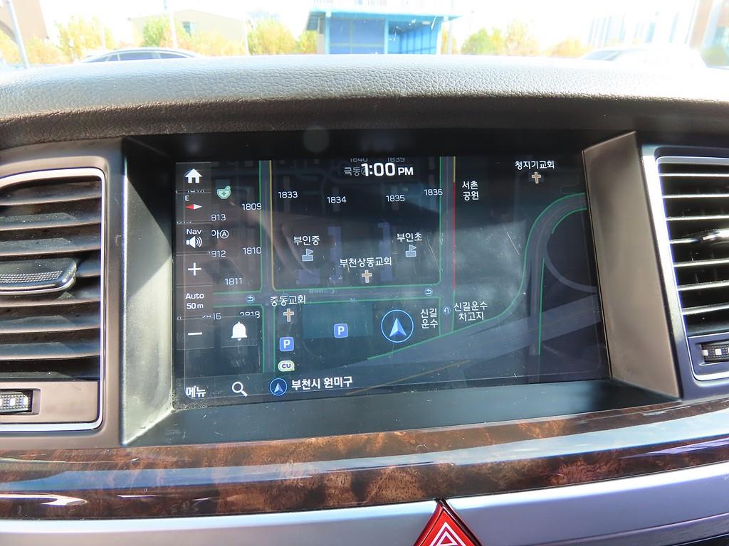 HYUNDAI Genesis - Vista 11