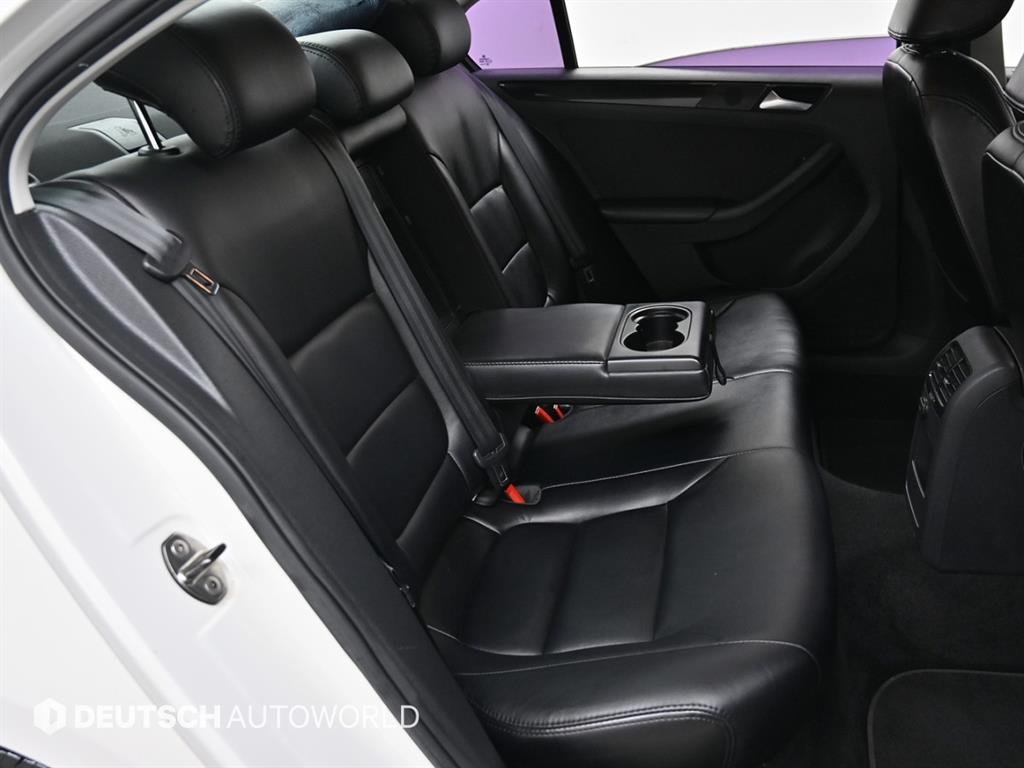 Volkswagen Jetta - Vista 12