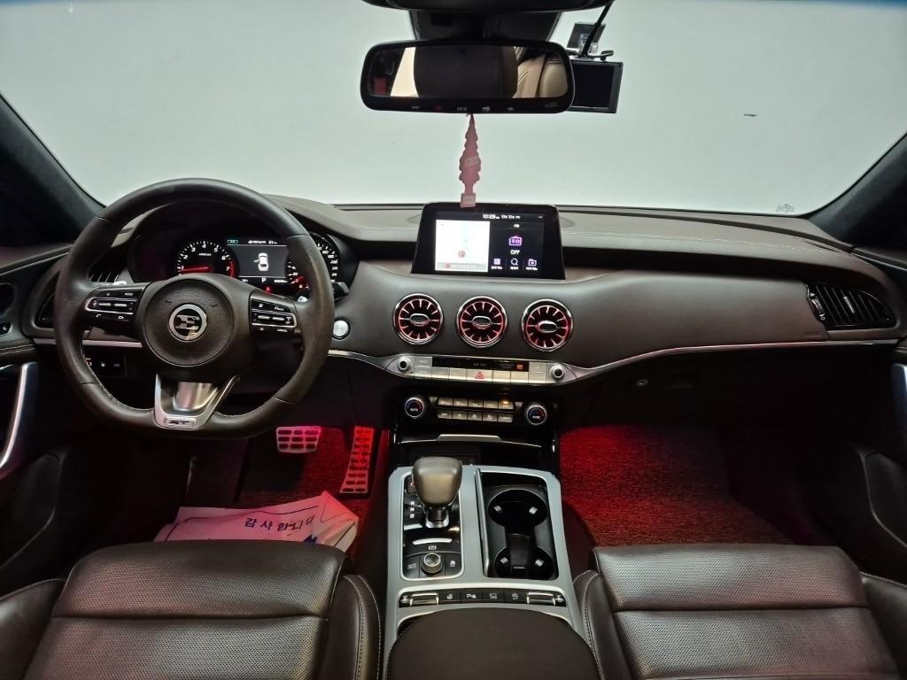 KIA Stinger - Vista 9