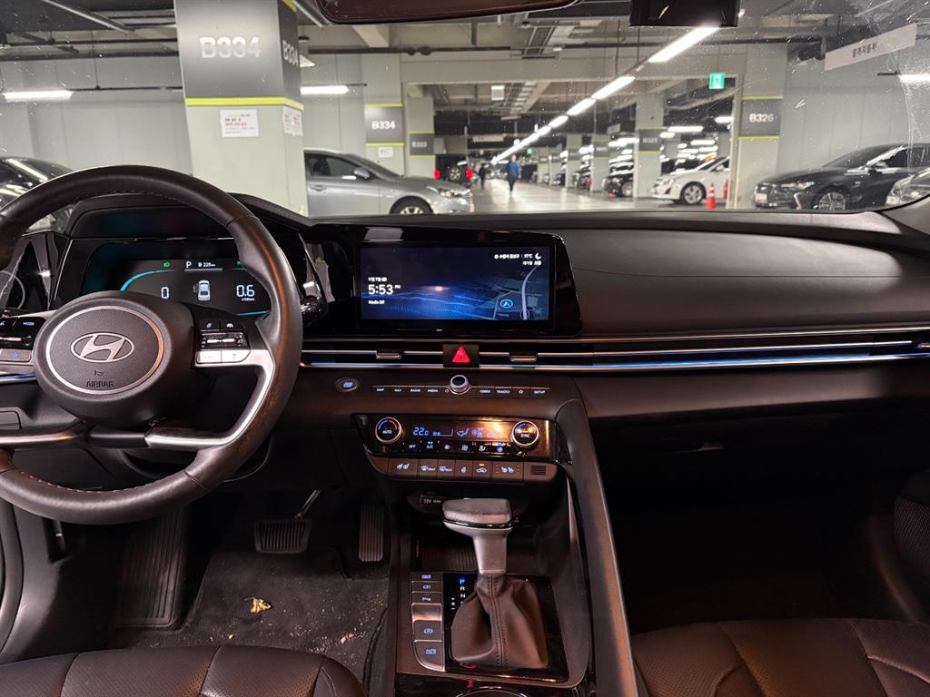 HYUNDAI Avante - Vista 7