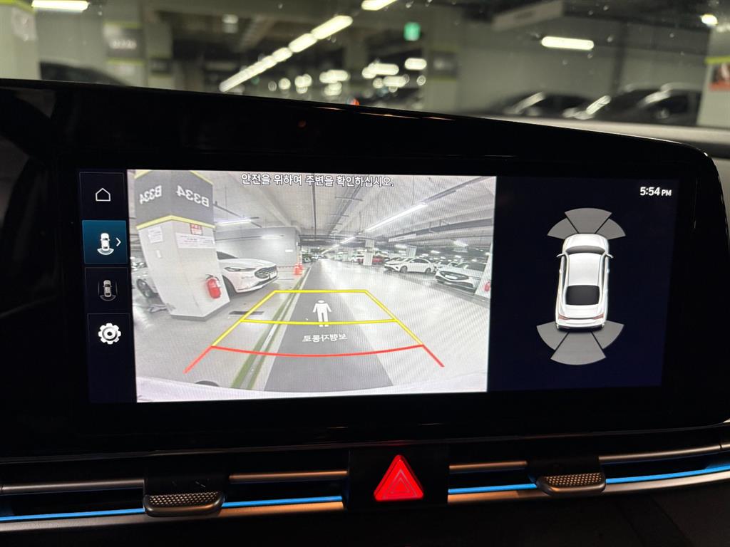 HYUNDAI Avante - Vista 12