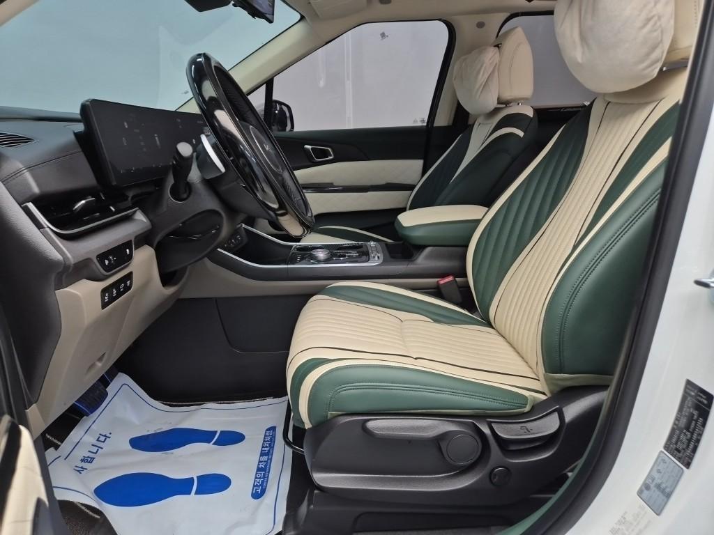 KIA Carnival - Vista 11