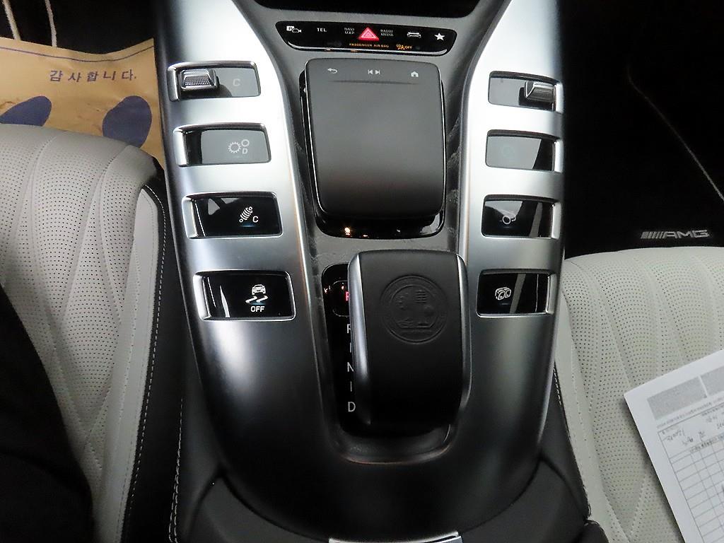 Mercedes Benz AMG GT - Vista 10