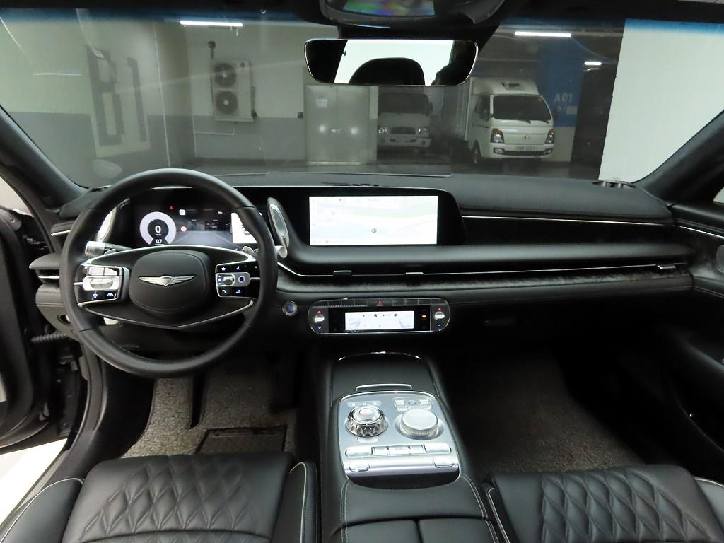 Genesis G90 - Vista 8