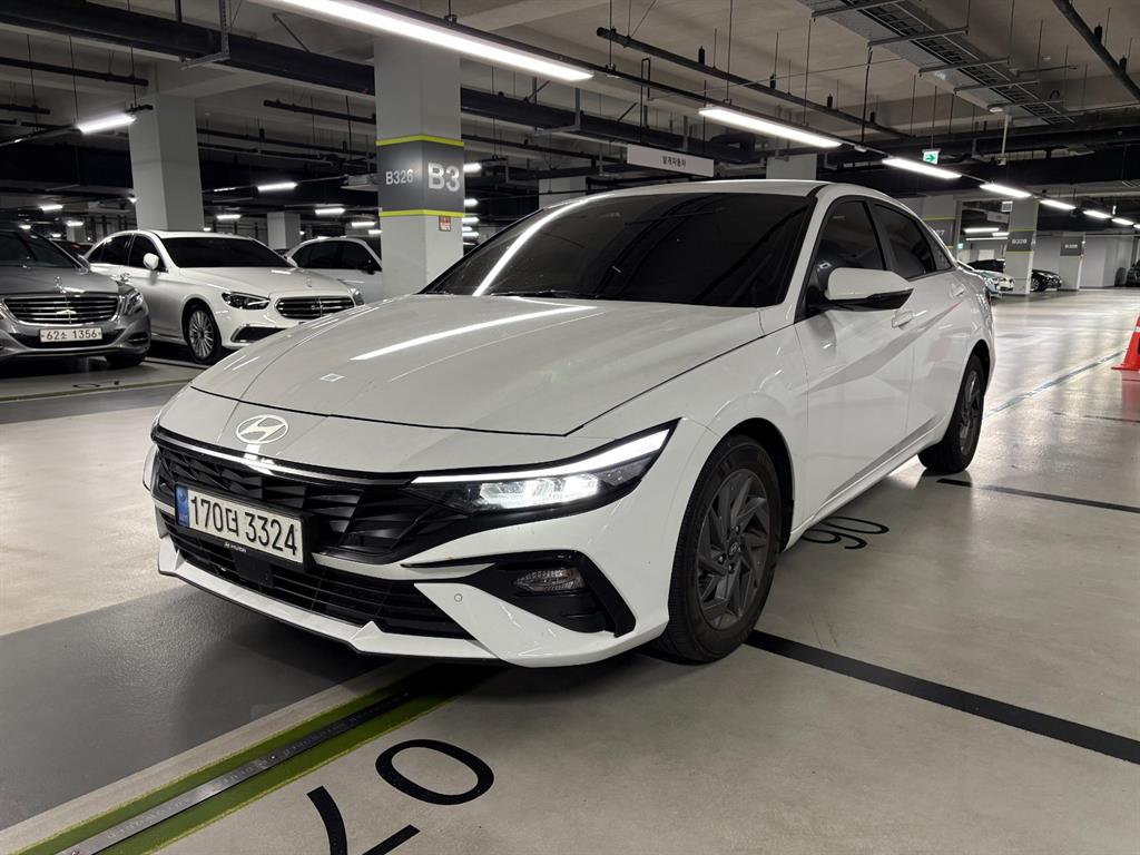 HYUNDAI Avante - Vista 2