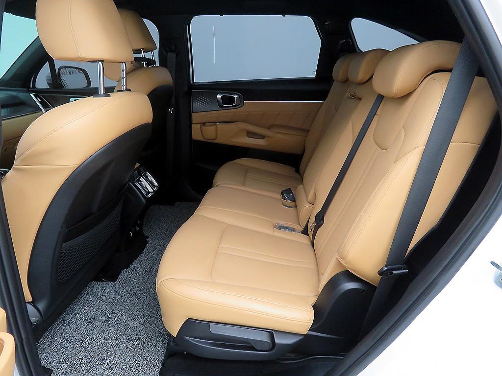 KIA Sorento - Vista 8