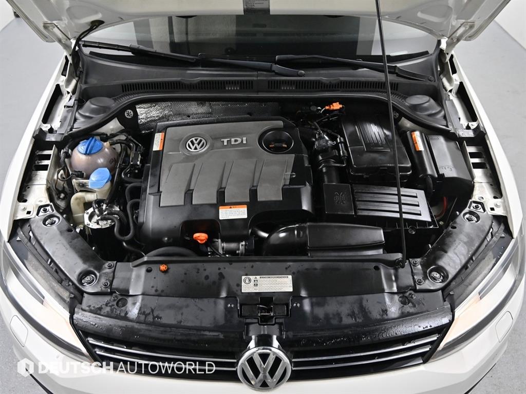 Volkswagen Jetta - Vista 6