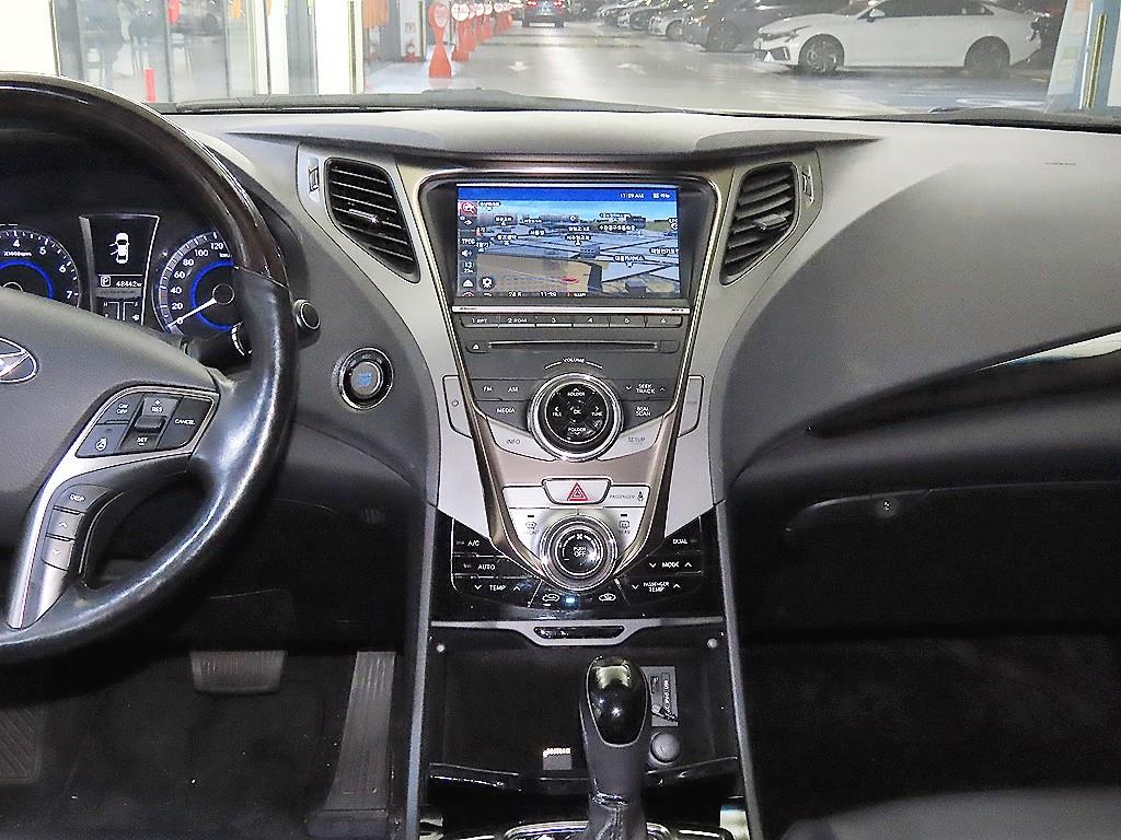 HYUNDAI Grandeur - Vista 11