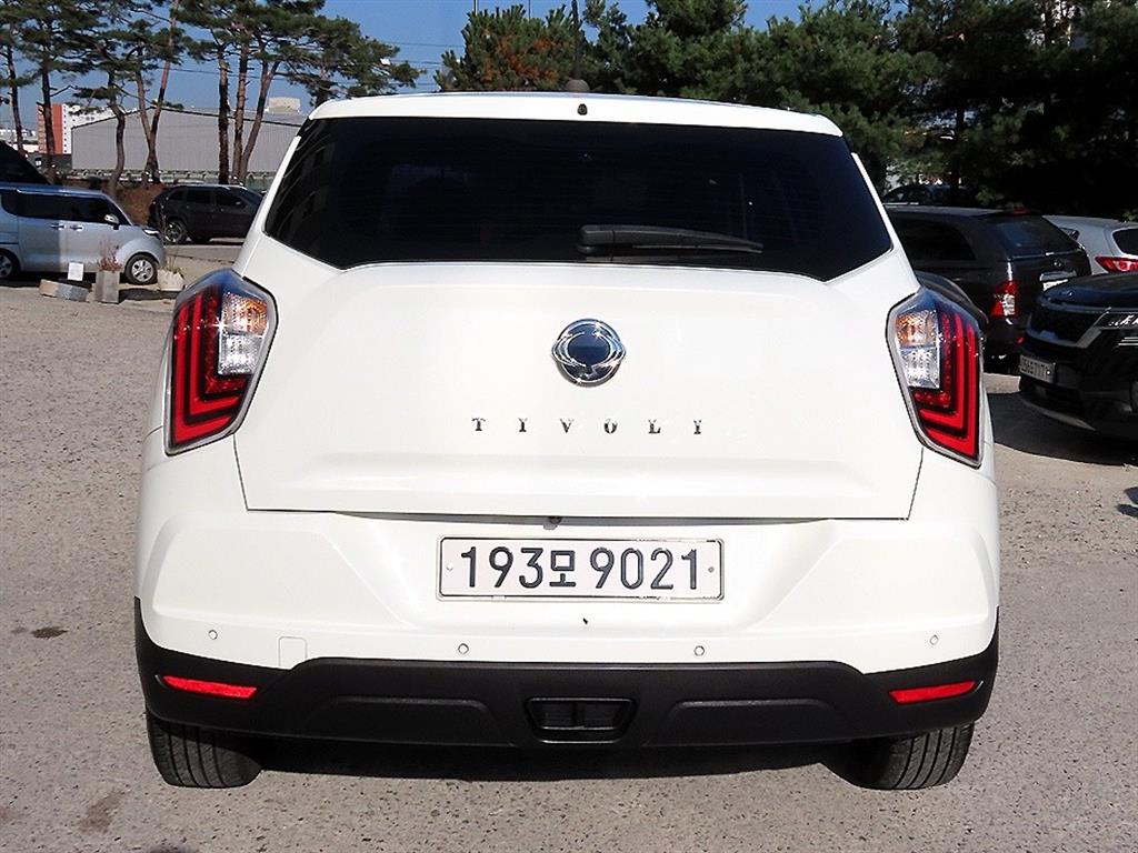 Ssangyong Tivoli - Vista 4