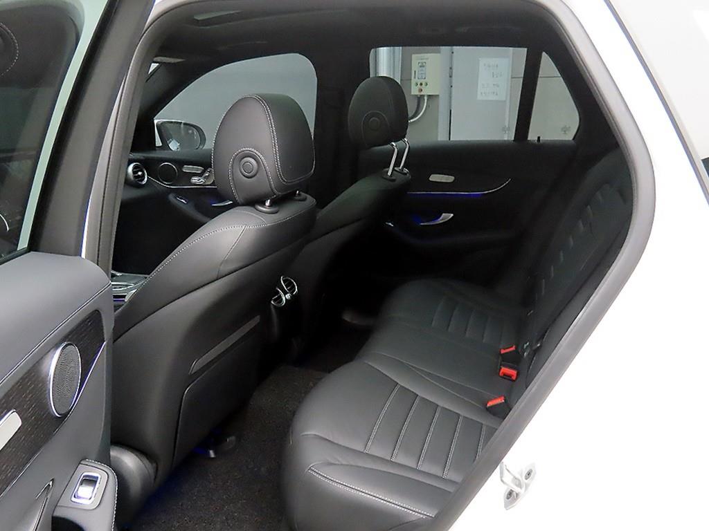 Mercedes Benz GLC Class - Vista 6