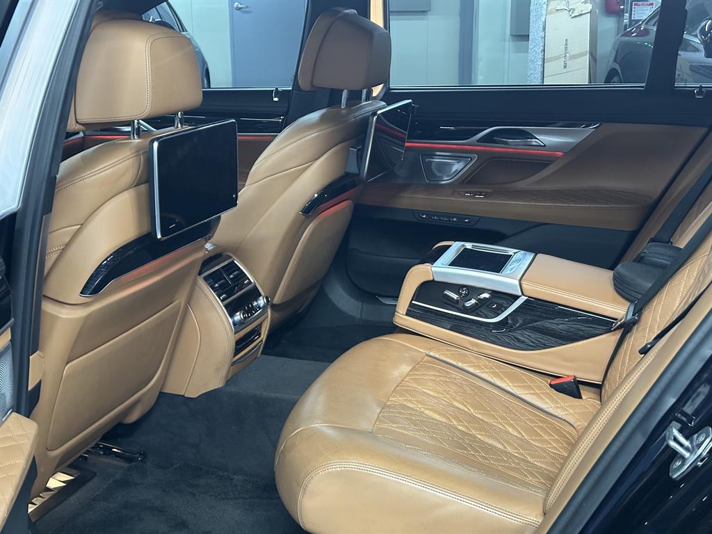 BMW 7 Series - Vista 9