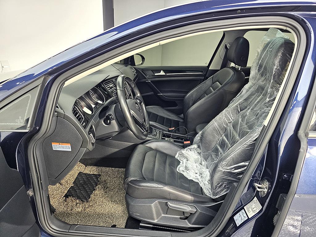 Volkswagen Golf - Vista 7