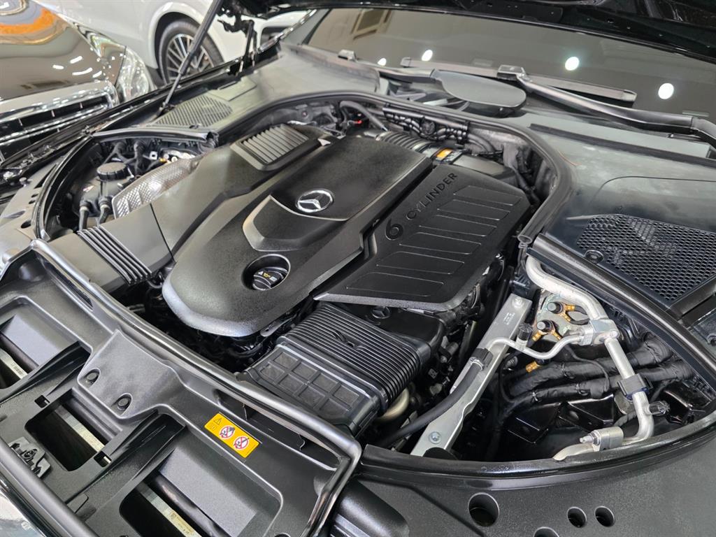 Mercedes Benz S Class - Vista 5